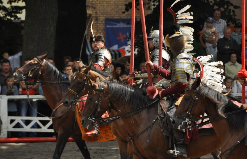 Pokaz husarii w Stadzie Ogierów w Kętrzynie